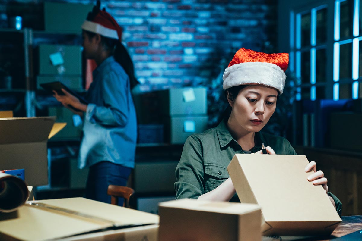 How Do the Holidays Affect Bonded Warehouse Services