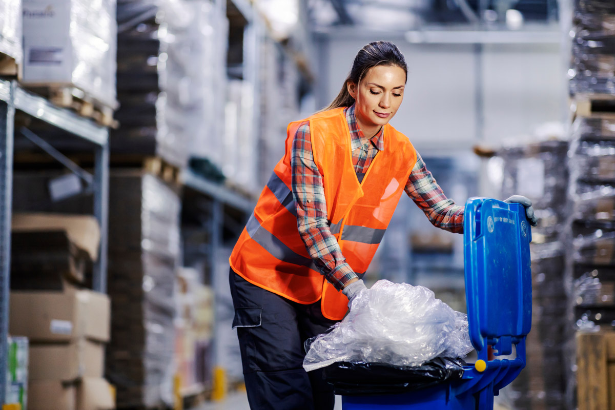 What to Do About Food and Beverage Waste in a Warehouse?